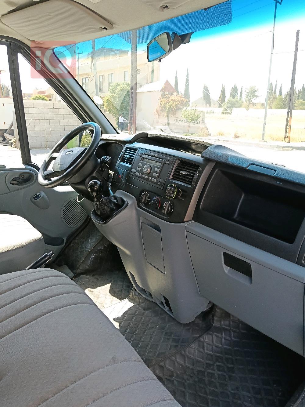 فورد ترانست
